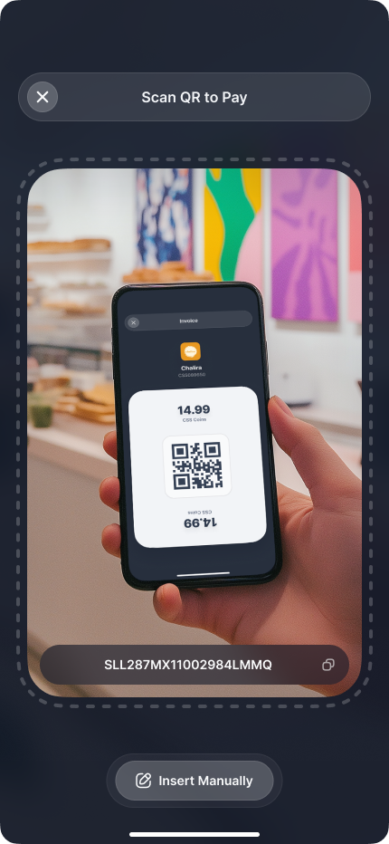En partner-QR-kod skannas i appen för att betala.